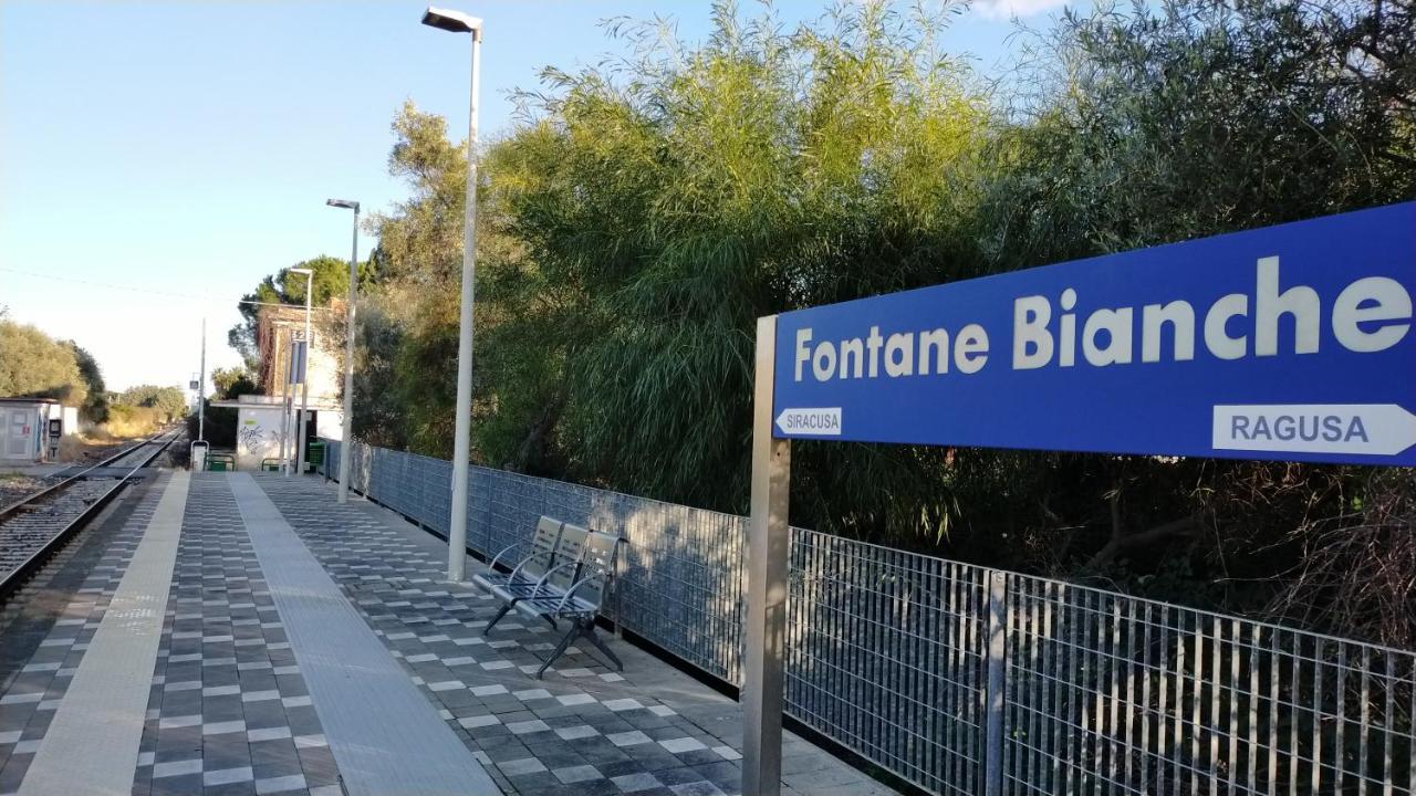 Villa Delle Muse Fontane Bianche Exterior photo